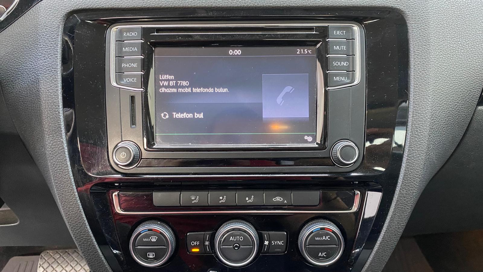 VOLKSWAGEN JETTA 19